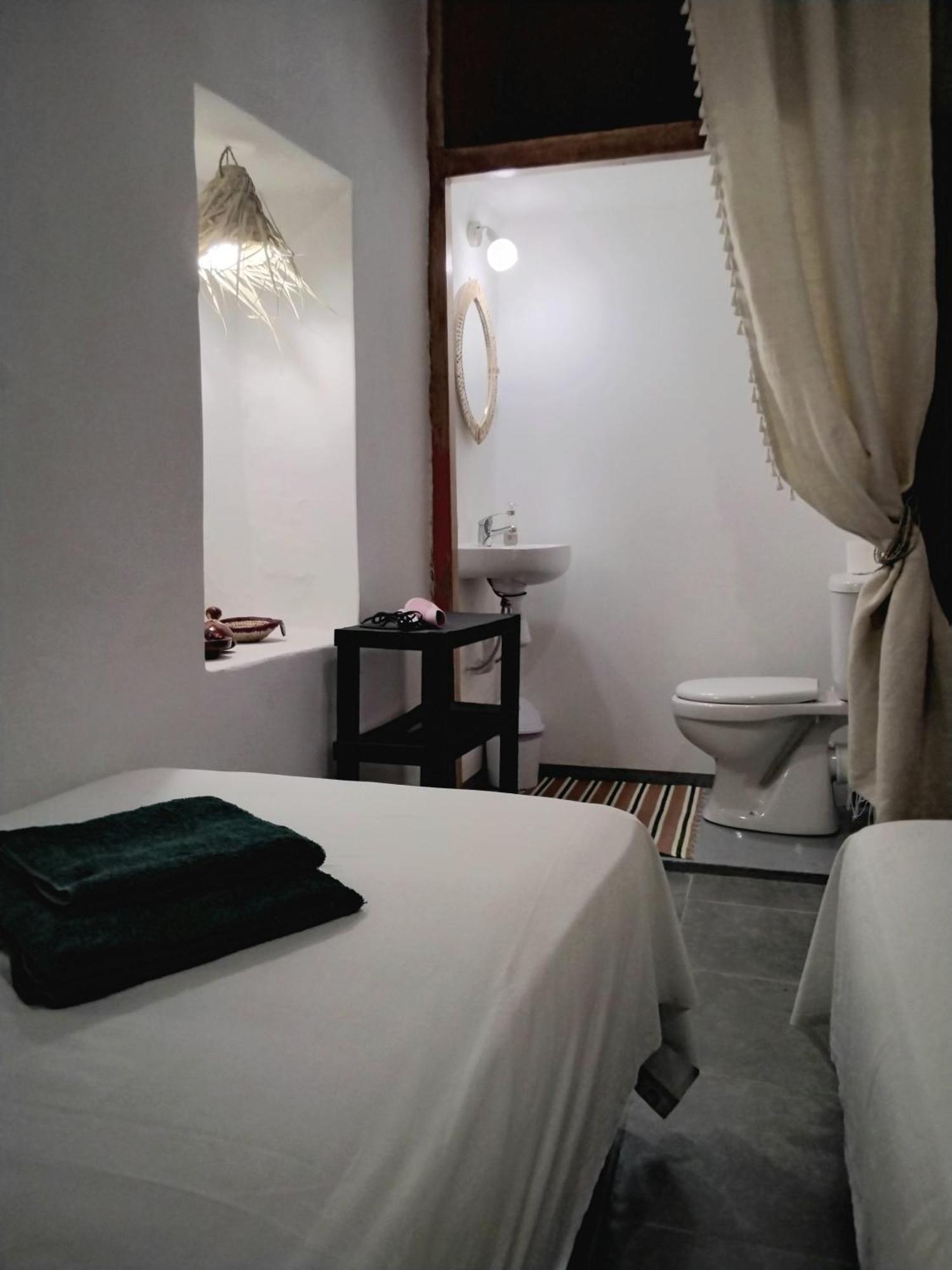 Riad Bouchouari 33 Марракеш Номер фото